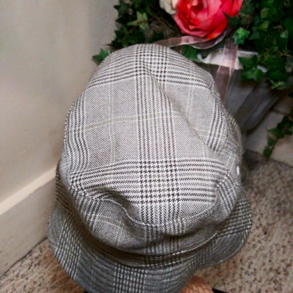 Nike Golf Reversible Bucket Hat - Picture 5 of 13